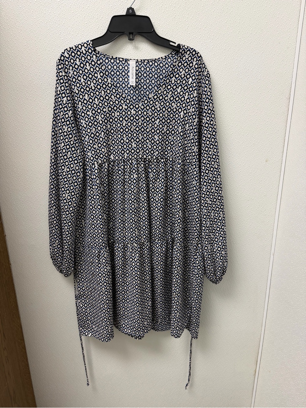 Honeyme Navy & White Geometric Print Top